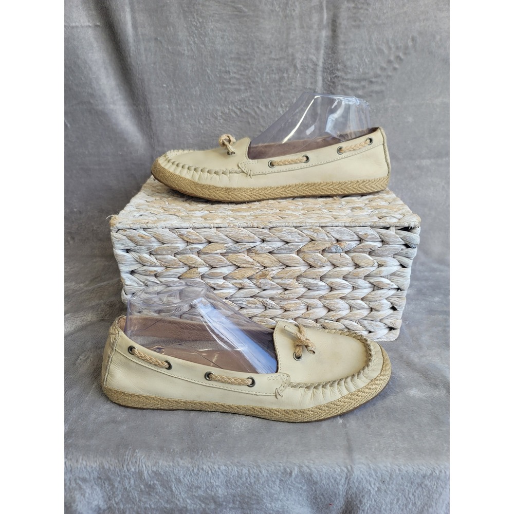 UGG Australia Driving Moc Cream Leather Loafers Moccasin Coastal Preppy Size 10